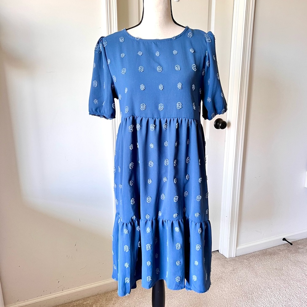 Unbranded Lightweight Short Sleeved Textured Tiered Pom Pom Dress—SZ. Small
